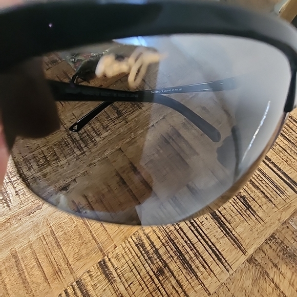 Unworn Maui Jim Polarized 402-02 Sunglasses W/ Hard Case & Floral Protective Bag - Picture 7 of 12